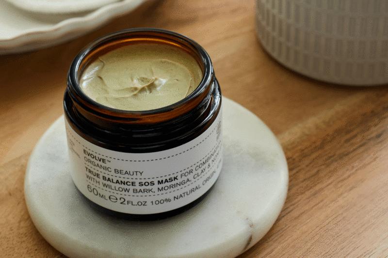 Ansiktsmasker og ansiktspeeling - Lev Logisk