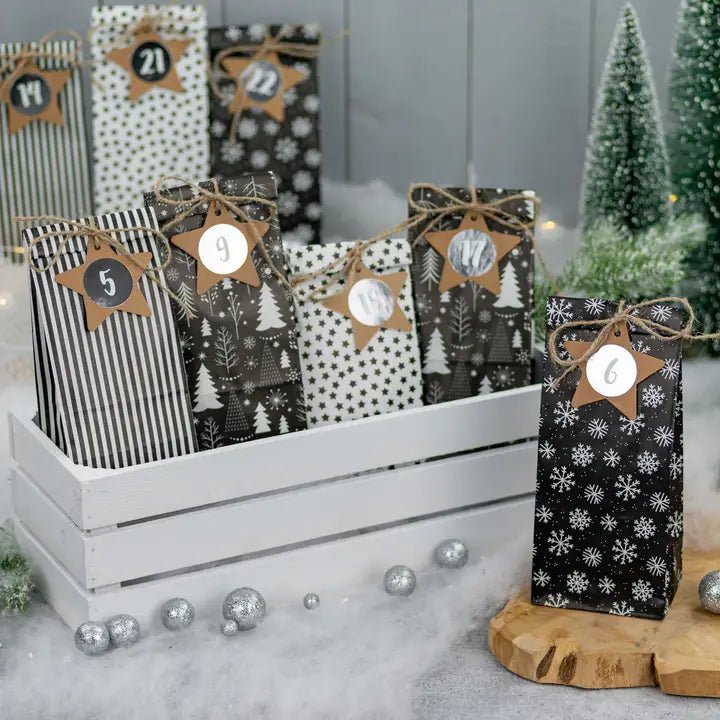 DIY Adventskalender til å fylle selv - Sort/hvitt - Lev Logisk