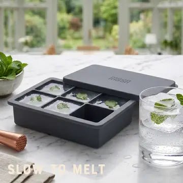 Isbitform i silikon med lokk – 6 ekstra store isbiter fra Lev Logisk