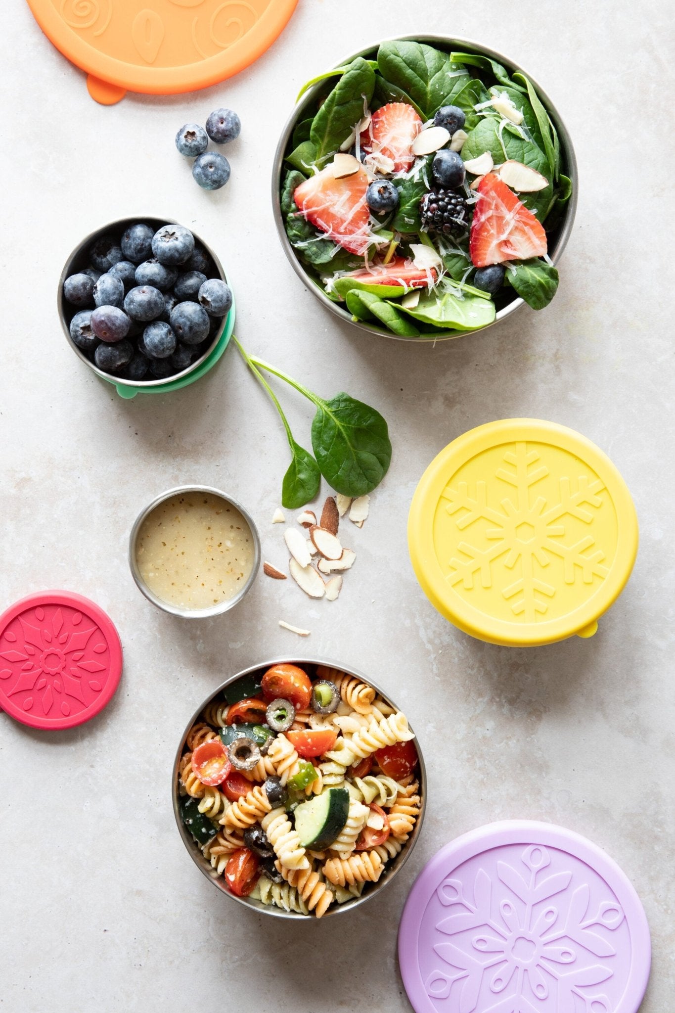 Minimal stålbokser i rustfritt stål m/lokk i silikon 5 pk fra Lev Logisk