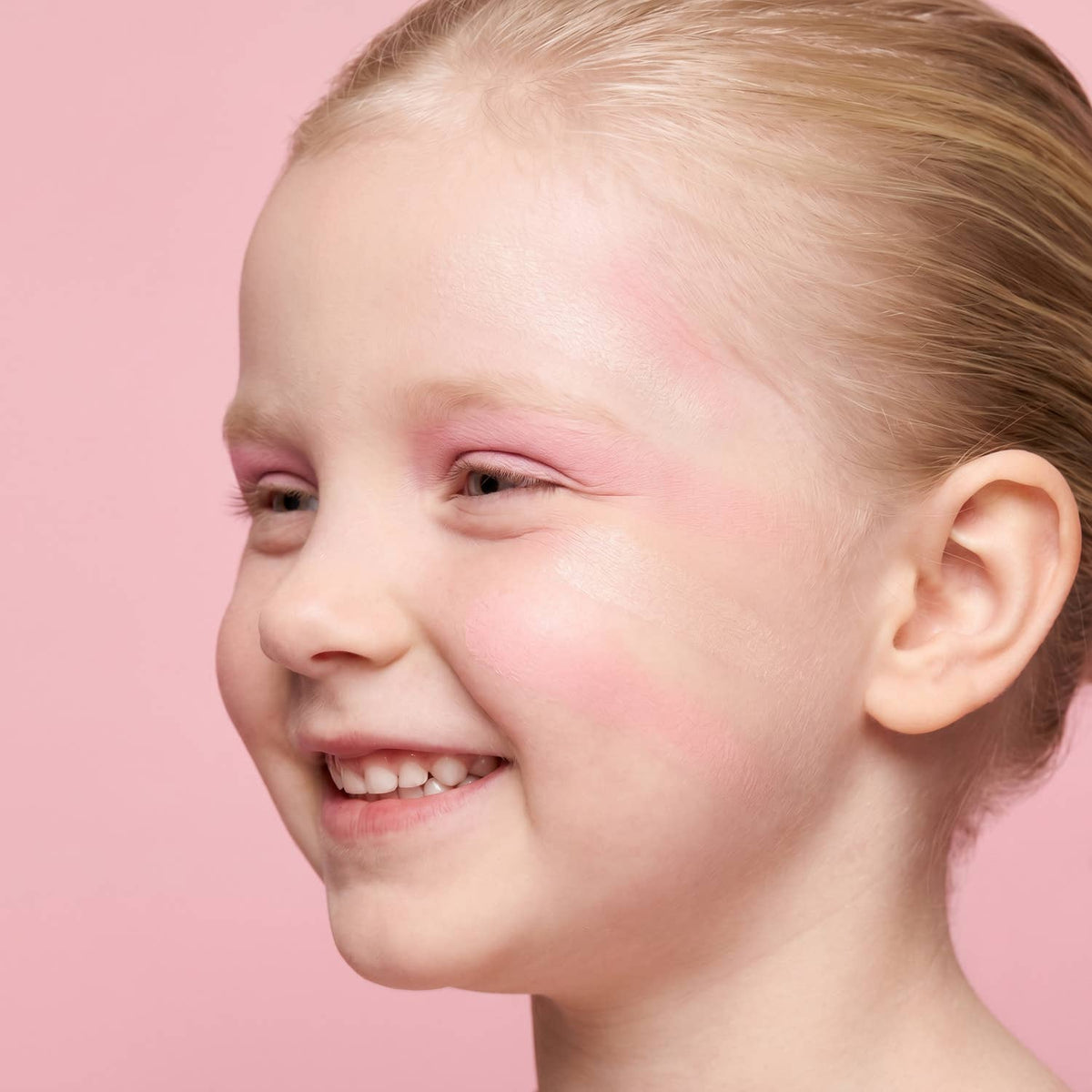 Miss Nella Blush & Eyeshadow Duo fra Lev Logisk