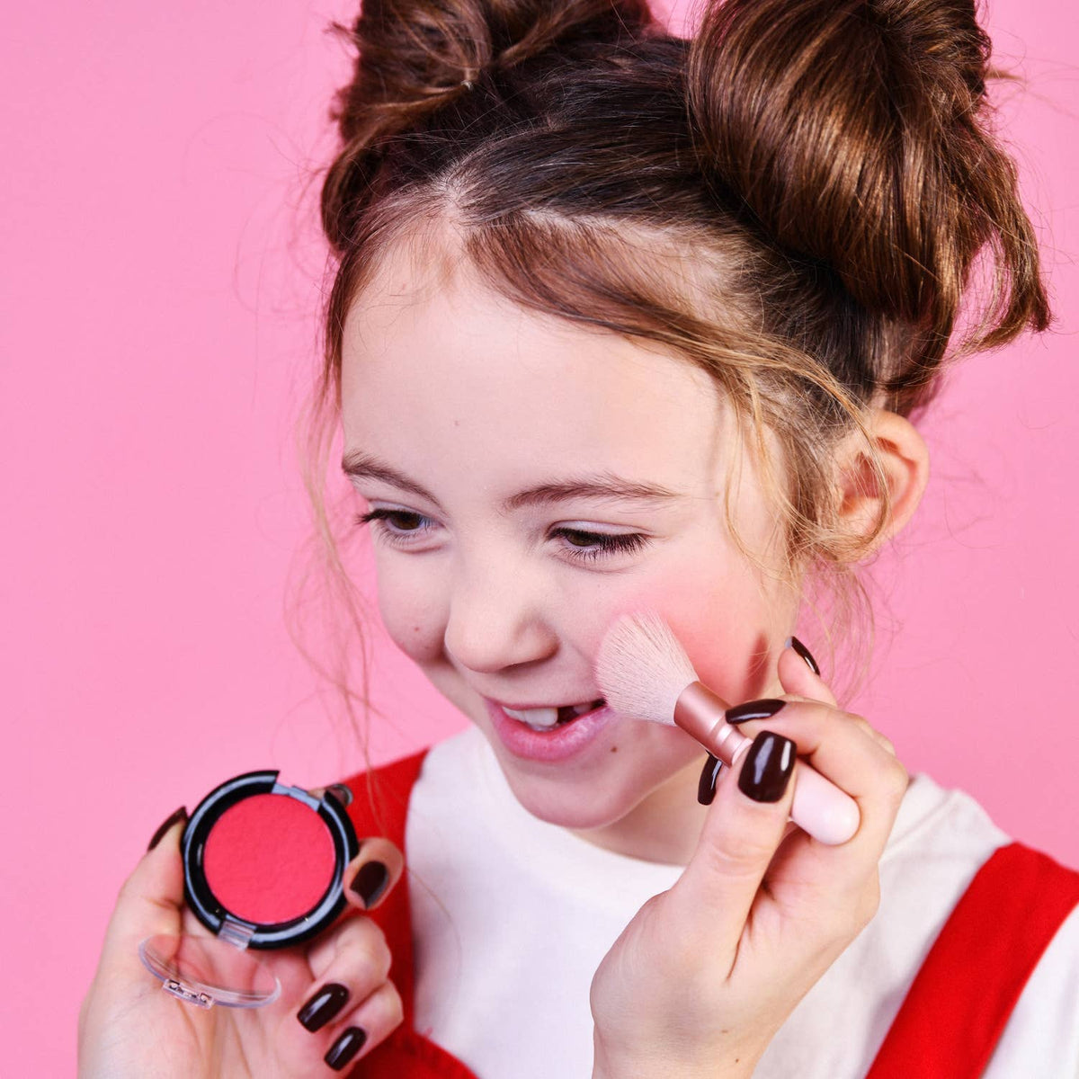 Miss Nella Blush & Eyeshadow Duo fra Lev Logisk