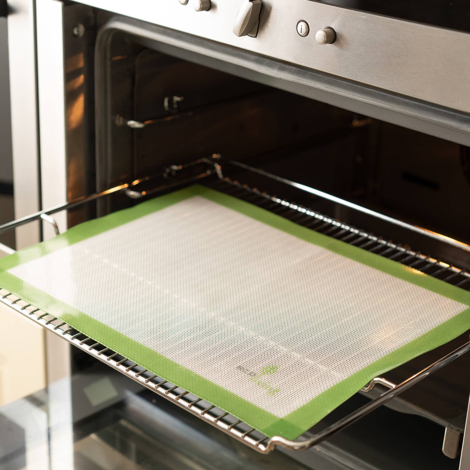 Reusable Baking Liner fra Lev Logisk
