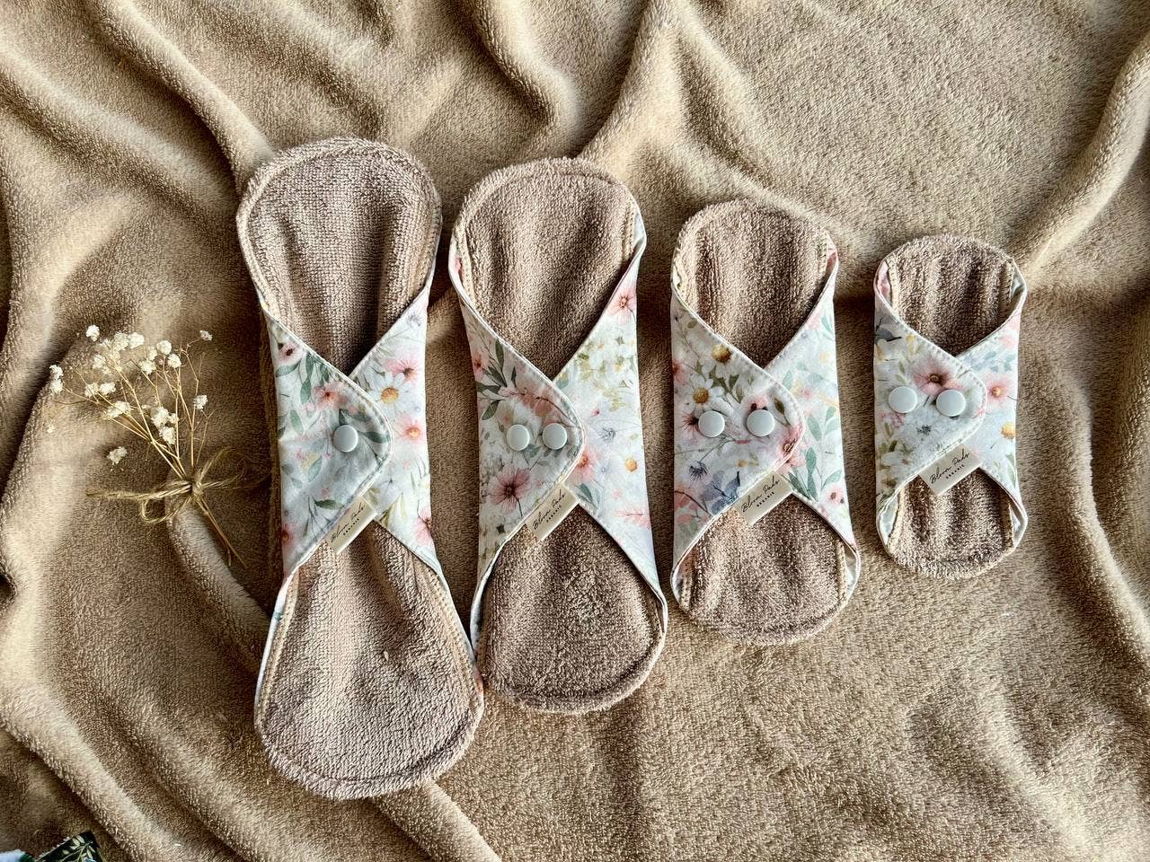 Tøybind Startpakke – Gjenbrukbare og vaskbare mensbind fra Lev Logisk