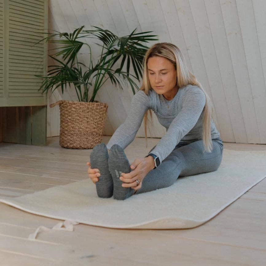 Yogamatte i merinoull – myk, pustende og bærekraftig fra Lev Logisk